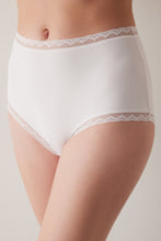 Load image into Gallery viewer, Easy Micro Lace Highwaist Σλιπ
